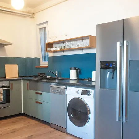 Spacious 2 Story Loft W Balcony Near Opera, Andrassy * Budapest
