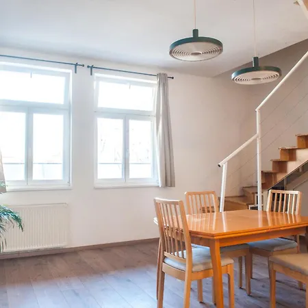 Spacious 2 Story Loft W Balcony Near Opera, Andrassy Apartment *