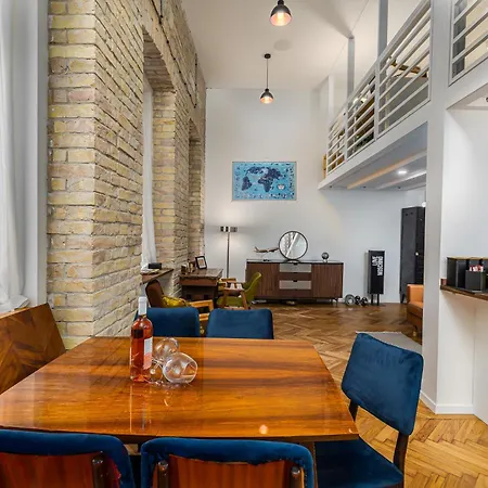 Aviator Loft - Downtown Opera Apartment Budapest