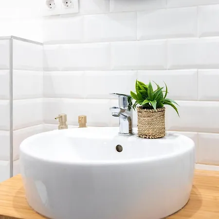 Charming & Cozy 1bedrm Apartment