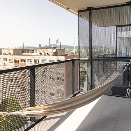 Waterfront Buda Hills Views&free Parking *