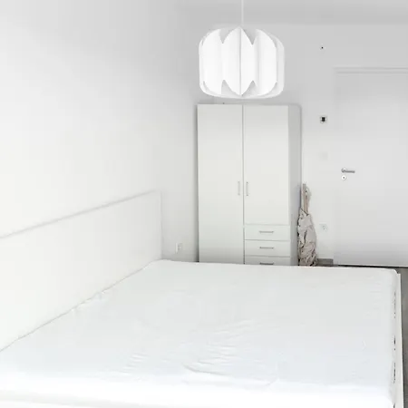 Apartment Waterfront Buda Hills Views&free Parking *