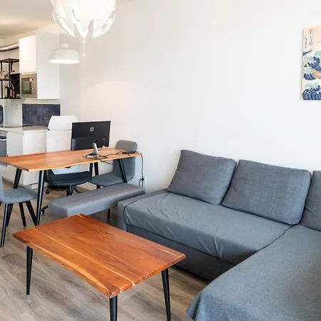 Waterfront Buda Hills Views&free Parking Apartment Budapest