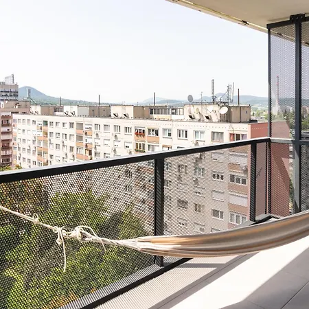 Apartment Waterfront Buda Hills Views&free Parking *
