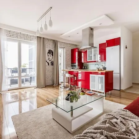 Relaxing Spacious Balcony Super Near Opera Apartment