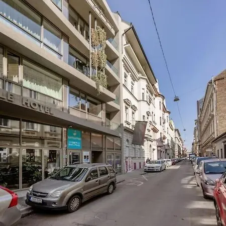 Relaxing Spacious Balcony Super Near Opera Apartment *