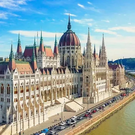 Relaxing Spacious Balcony Super Near Opera * Budapest