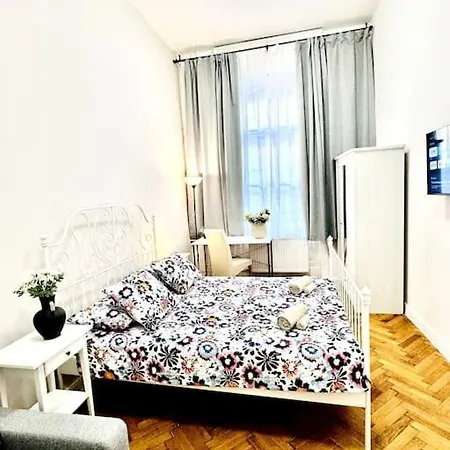 L5 Centre Elegancy With Ac Budapest