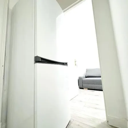 Apartment L3 Centre Stylish Flat Ac