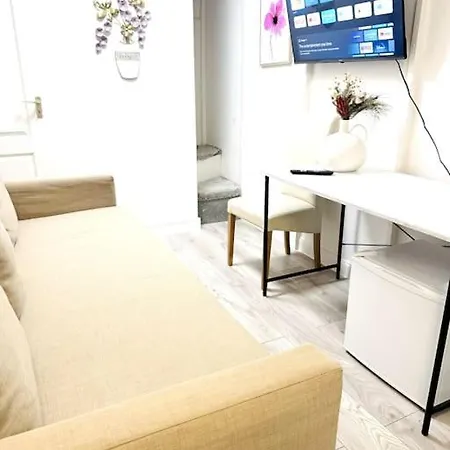 L2 Centre Loft With Ac Budapest