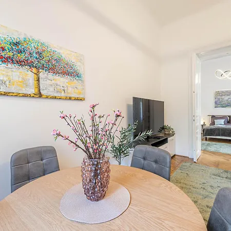 Apartment Above The Theater Budapest