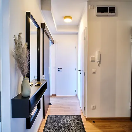 Apartment Golden Bard