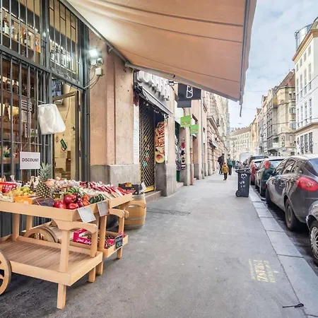 Extra Mini - Lively Neighborhood Apartment Budapest
