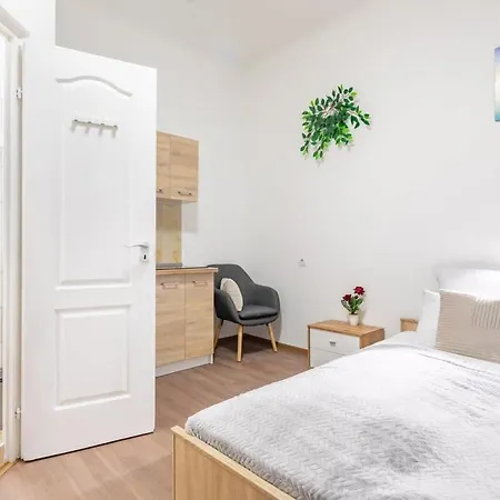 Simple Apartment Budapest