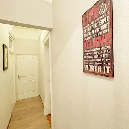 Y1 Central Station Central Flat Apartman