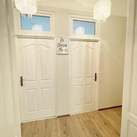 Y1 Central Station Central Flat Apartman