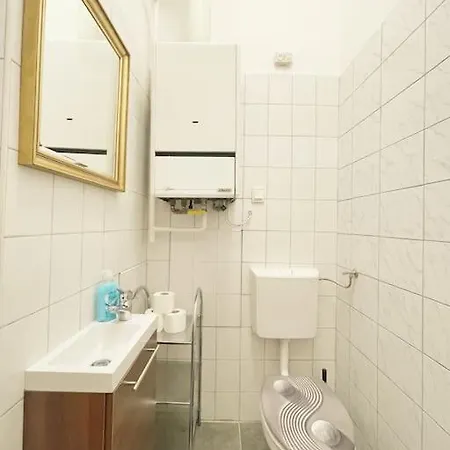 Y1 Central Station Central Flat Apartment