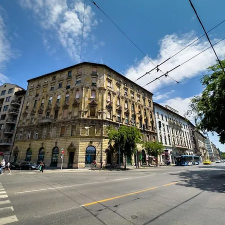 Vintage 2 Bedroom Apartment, Kai Budapest
