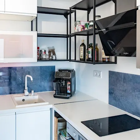 Apartment Waterfront Buda Hills Views&free Parking *