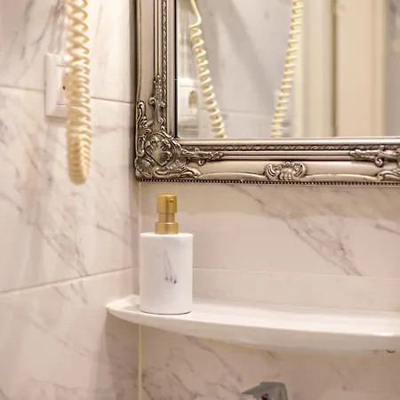 Exclusive Private In The Center Of Bp W 4bedrms, 4 Bathrms * Budapest