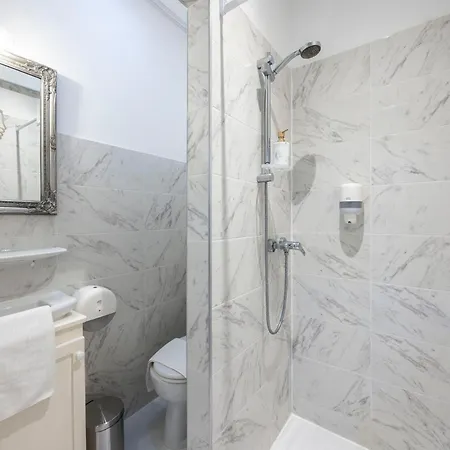 Apartment Exclusive Private In The Center Of Bp W 4bedrms, 4 Bathrms