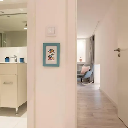 New! Treasure Box In The Heart Of * Budapest