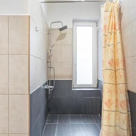 - Large And Comfy Apartment Budapest