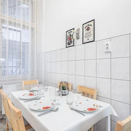 - Large And Comfy Apartment