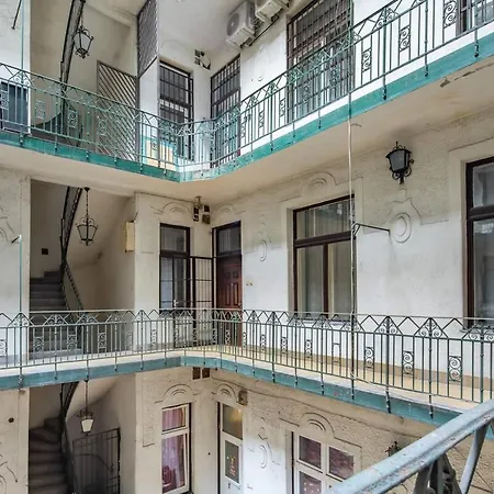Apartment - Large And Comfy *