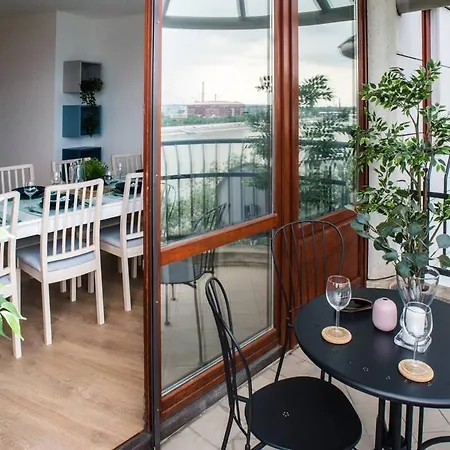 Two-storey Riverside Panorama Apartment *