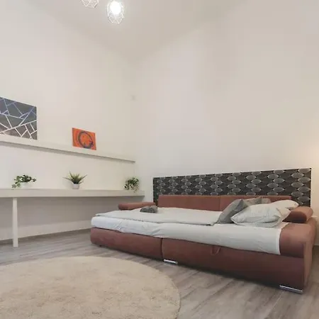 Central Bliss Bright City Haven * Budapest