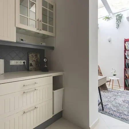 Apartment Central Bliss Bright City Haven