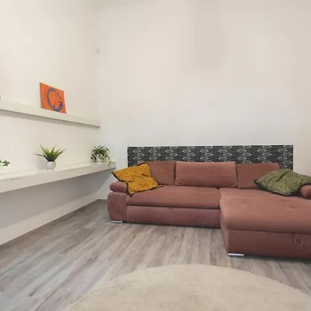 Central Bliss Bright City Haven Apartment *