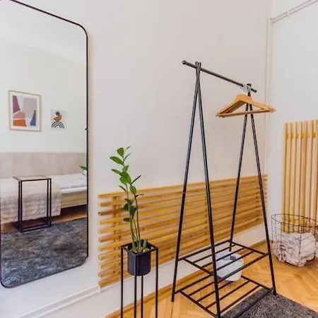 Apartment Sunny Bright, Centrally Located, Ac Balcony By Nw *
