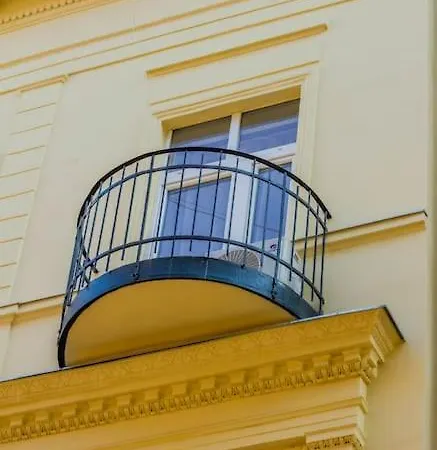 Apartment Sunny Bright, Centrally Located, Ac Balcony By Nw *