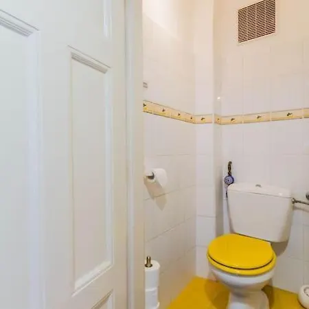 Apartment Sunny Bright, Centrally Located, Ac Balcony By Nw Budapest