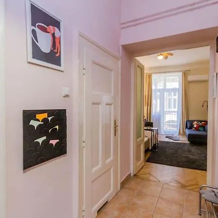 Apartment Sunny Bright, Centrally Located, Ac Balcony By Nw Budapest