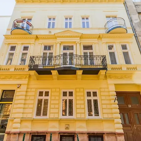 Sunny Bright, Centrally Located, Ac Balcony By Nw Apartment *