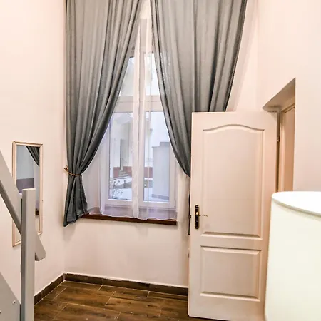 Acacia Downtown Apartment