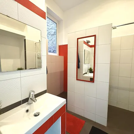 Apartment On In The Center 3 Br Budapest