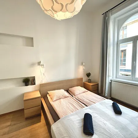 On In The Center 3 Br *