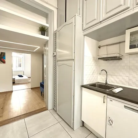 On In The Center 3 Br Apartment *