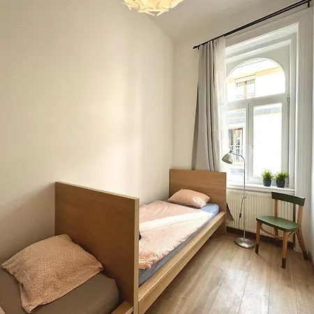 On In The Center 3 Br Apartment Budapest