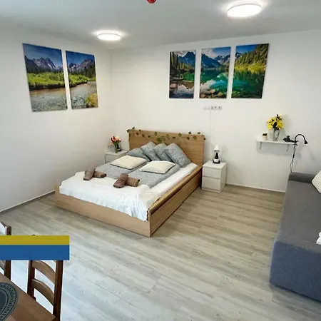 Little Americas North West Apartment Budapest