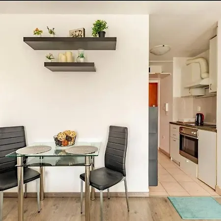 Apartment Avett Cosy