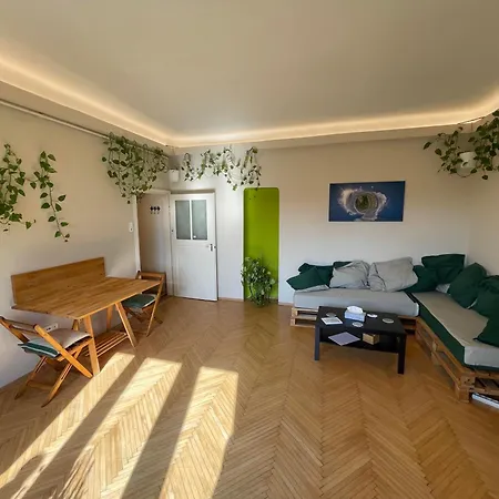 Green Leaves Apartman * Budapest