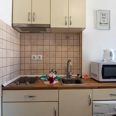 Apartment - Bright - Calm For Solo Travellers