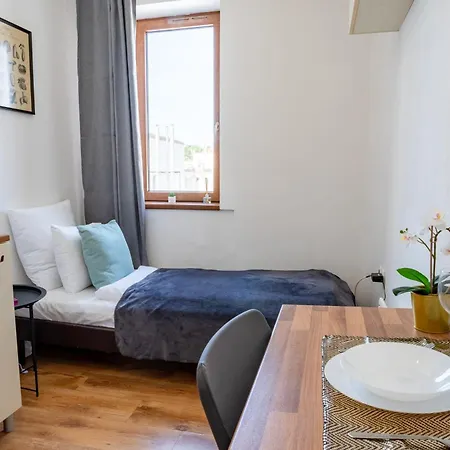 - Bright - Calm For Solo Travellers Apartment *