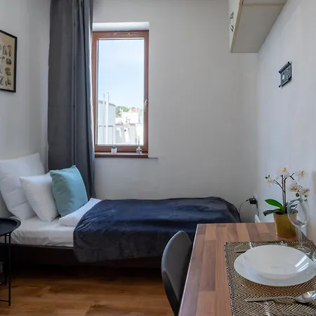 Apartment - Bright - Calm For Solo Travellers *