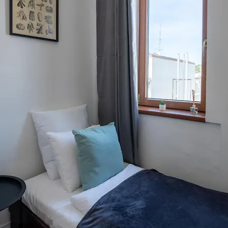 - Bright - Calm For Solo Travellers Apartment *